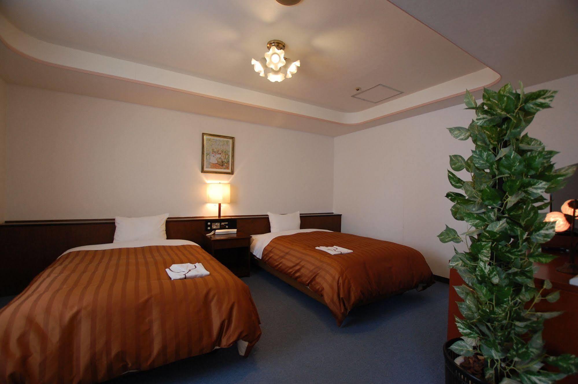 Hotel Rapport Senjukaku Sagamihara Buitenkant foto