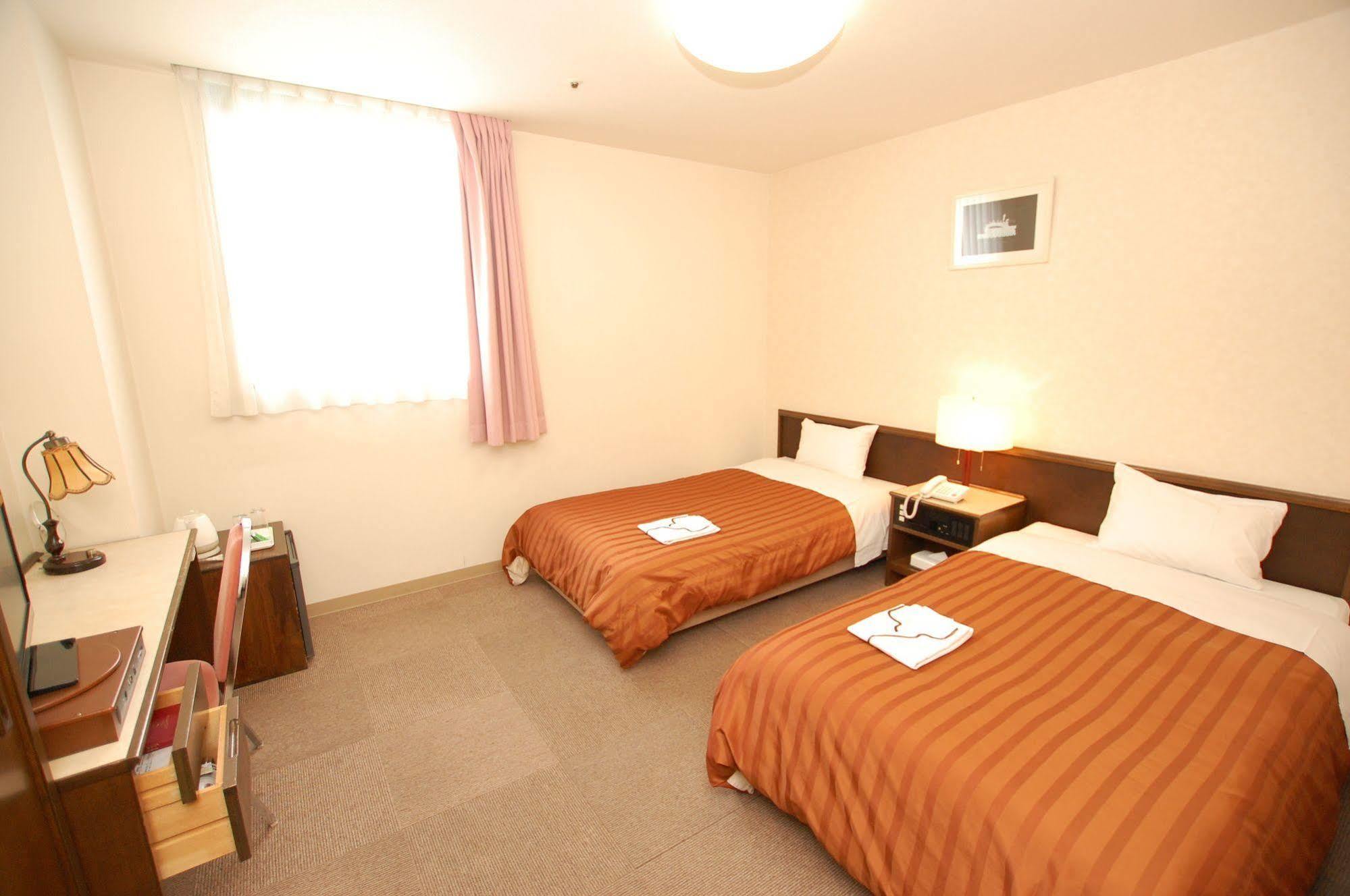 Hotel Rapport Senjukaku Sagamihara Buitenkant foto