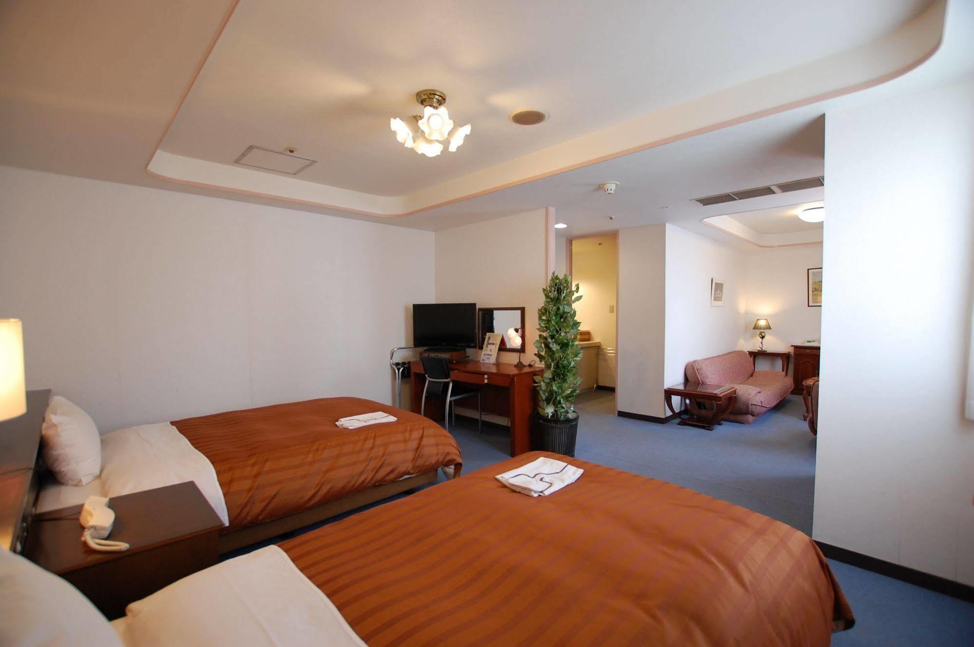 Hotel Rapport Senjukaku Sagamihara Buitenkant foto