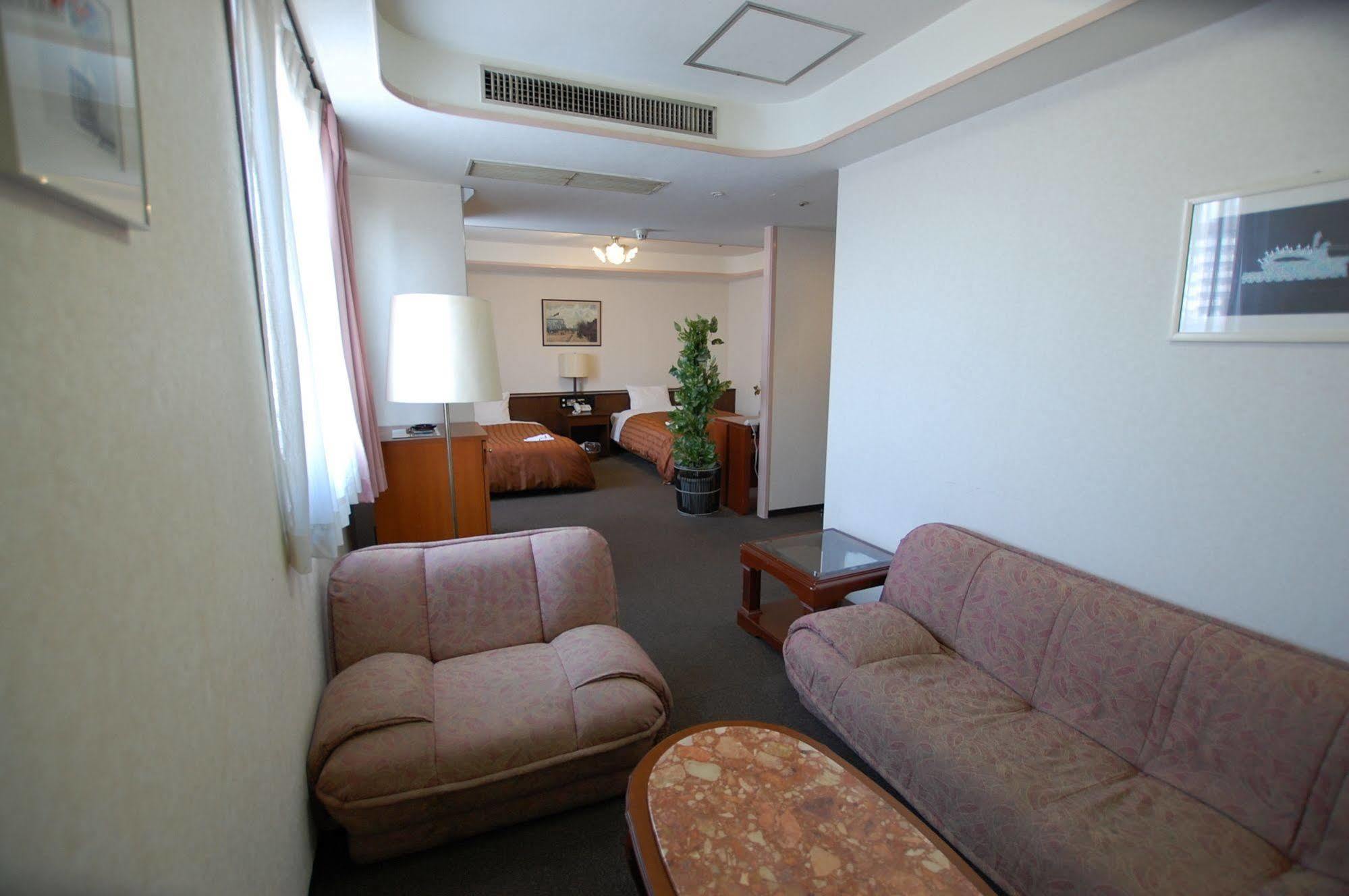 Hotel Rapport Senjukaku Sagamihara Buitenkant foto
